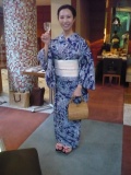 日本舞踊家の赤堀登紅さん。さすがの着こなしでございます。博多帯は粋な角だしでしたよ。